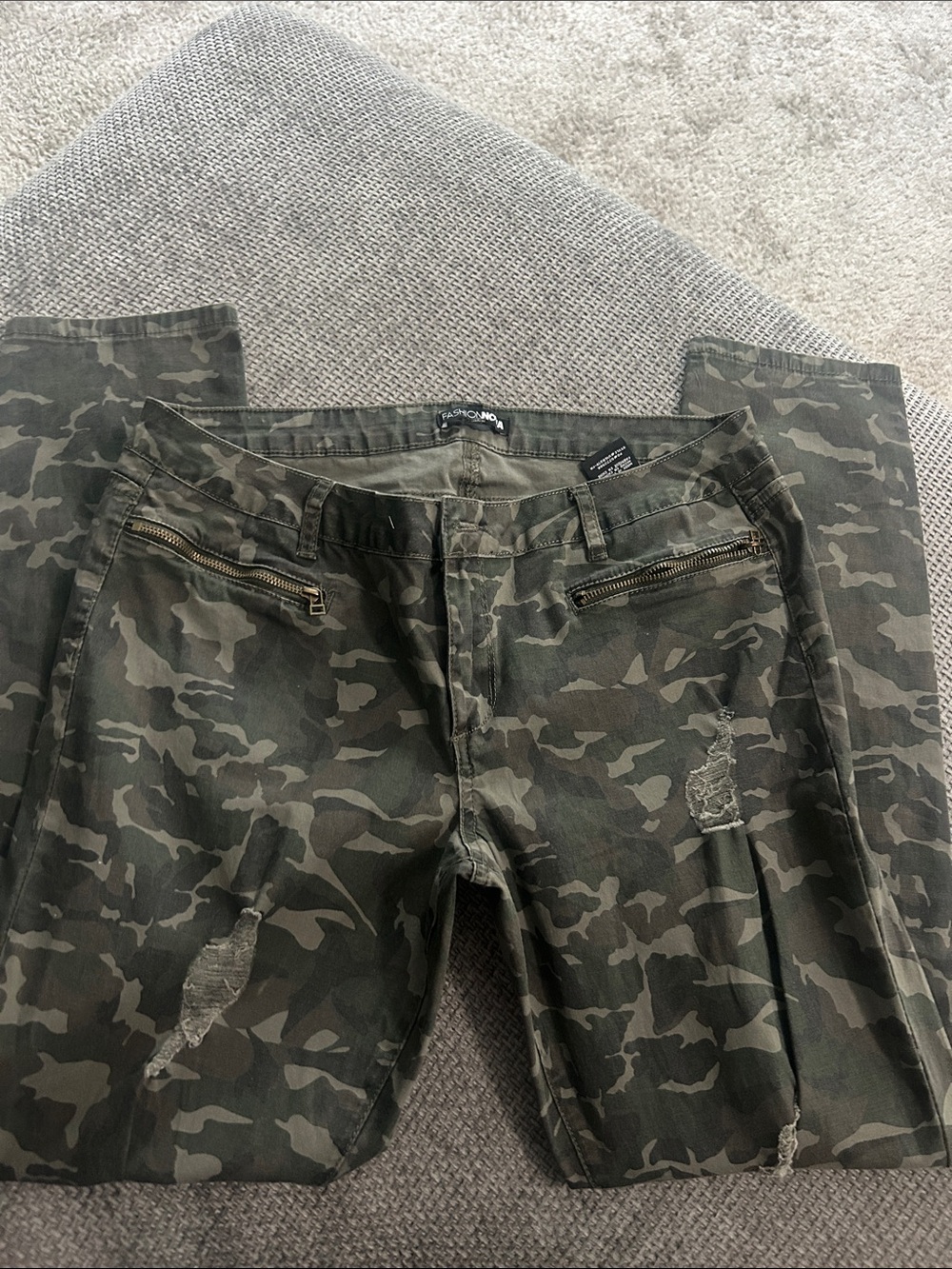 Hollywood Camo Distressed Cargo Pants | Women’s | Streetwear | Y2K Green - Picture 12 of 12
